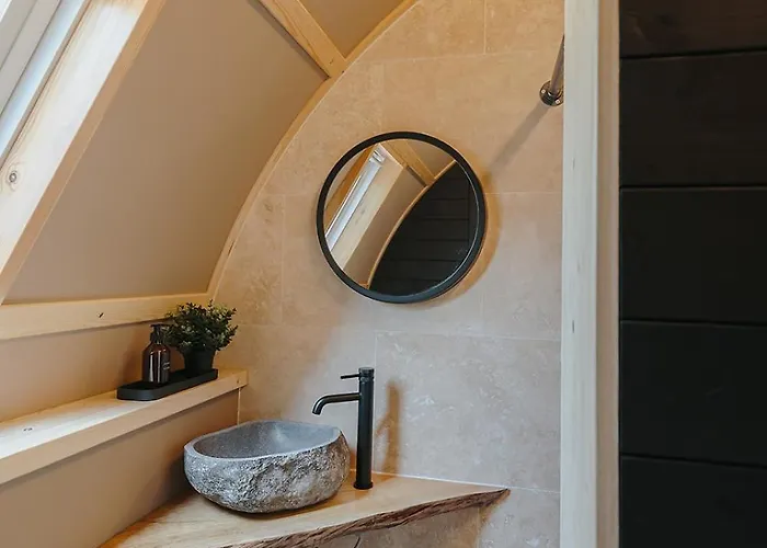 Lodge Hewn Yorkshire - The Quarry *